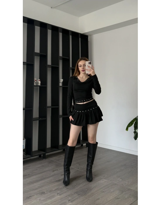 Siyah Nancy Zımbalı Şort Etekli Takım