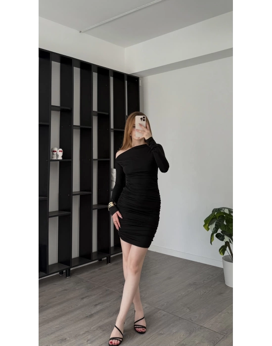 Siyah Osha Düşük Omuzlu Kalem Elbise