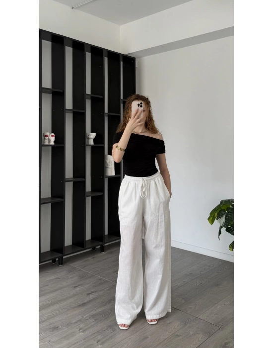 Siyah Selinda Düşük Omuzlu Drapeli Bluz