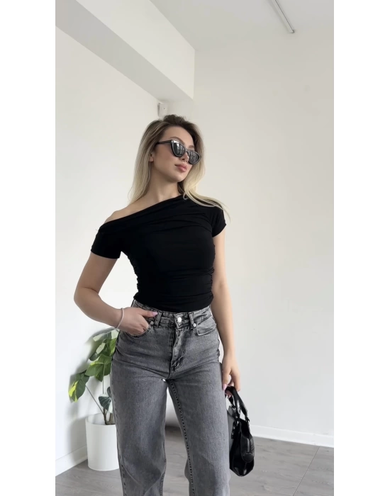 Siyah Tek Omzu Düşük Büzgülü Basic Bluz