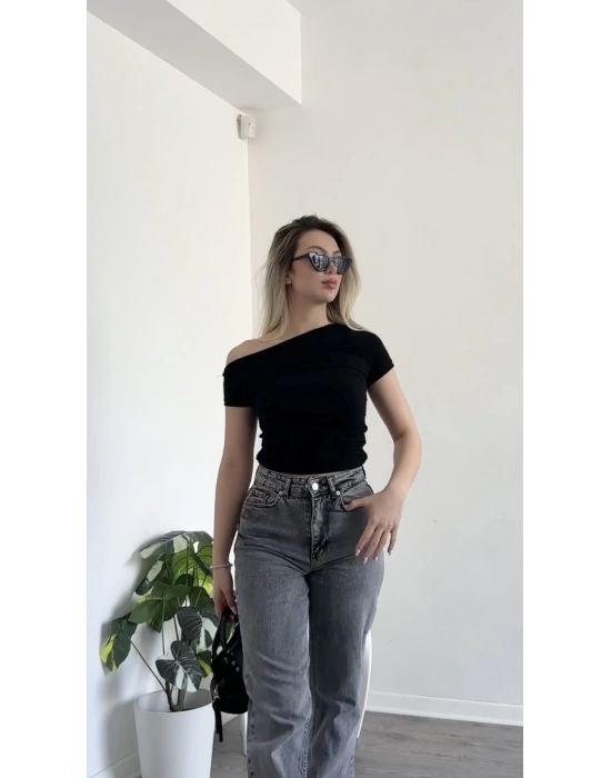 Siyah Tek Omzu Düşük Büzgülü Basic Bluz