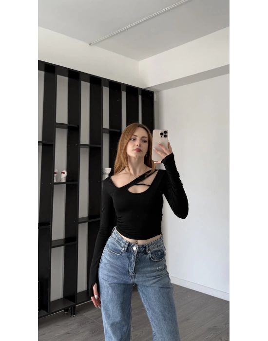 Siyah Tyene Yaka Detaylı Bluz