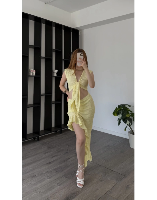 Sue Sarı Bağlama Detaylı Asimetrik Etekli Takım