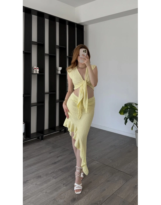 Sue Sarı Bağlama Detaylı Asimetrik Etekli Takım
