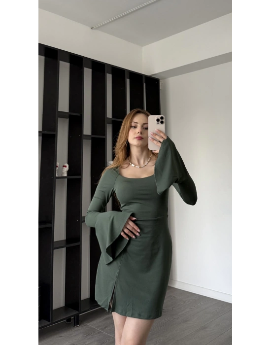 Yeşil Juliet Volan Kollu Bağcık Sırtlı Elbise