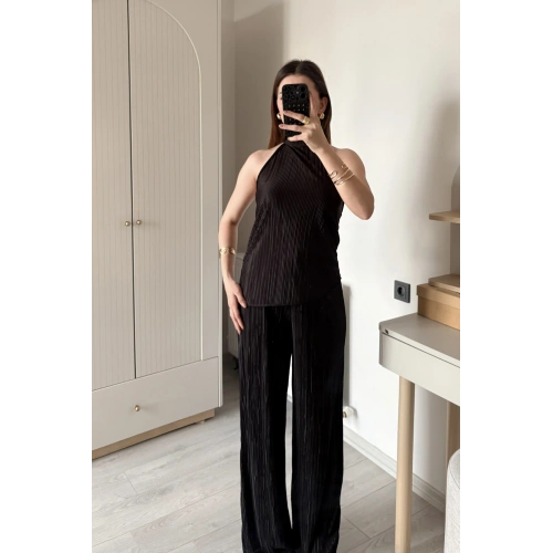 Siyah Piliseli Halter Yaka Takım