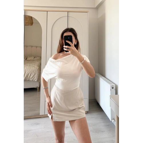 Miela Beyaz Yaka Detaylı 2 Kullanımlı Bluz