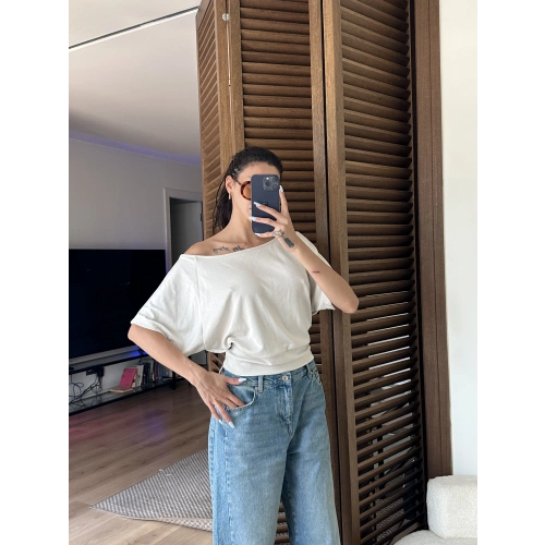 Mila Düşük Omuz Bluz Krem