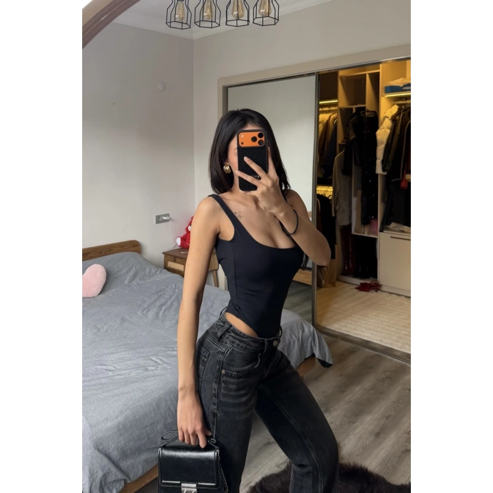 Lauren Siyah Sırt Dekolteli Bodysuit