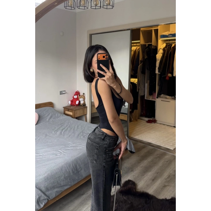 Lauren Siyah Sırt Dekolteli Bodysuit