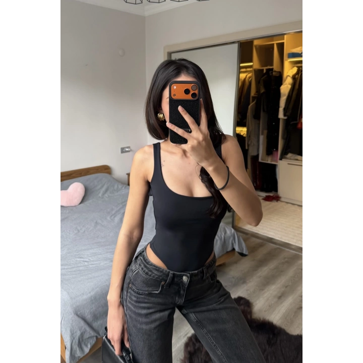 Lauren Siyah Sırt Dekolteli Bodysuit