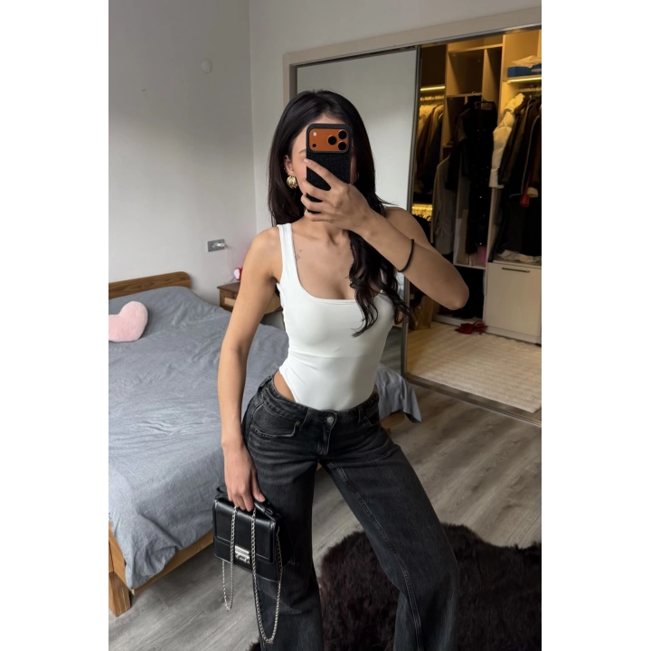 Lauren Beyaz Sırt Dekolteli Bodysuit