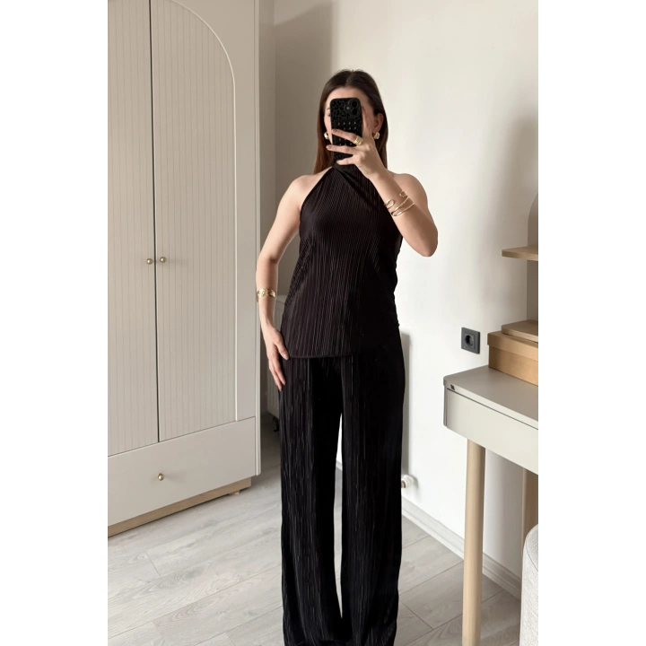 Siyah Piliseli Halter Yaka Takım