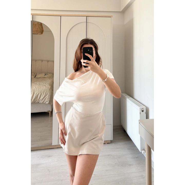 Miela Beyaz Yaka Detaylı 2 Kullanımlı Bluz
