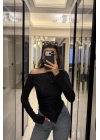 Siyah Hailey Kayık Yaka Asimetrik Kesim Bluz