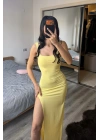 Sezy Sarı Kare Yaka Yırtmaçlı Elbise