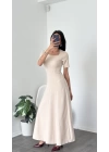 Bella Krem Kare Yakalı Maxi Elbise