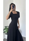 Bella Siyah Kare Yakalı Maxi Elbise