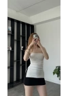 Beyaz Belinda Yırtmaçlı Straplez Bluz