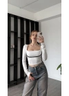 Beyaz Nancy Biye Detaylı Kare Yakalı Bluz
