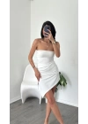 Jade Beyaz Büzgülü Yandan Yırtmaçlı Straplez Elbise