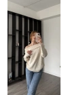 Krem Merana Kayık Yakalı Triko Kazak