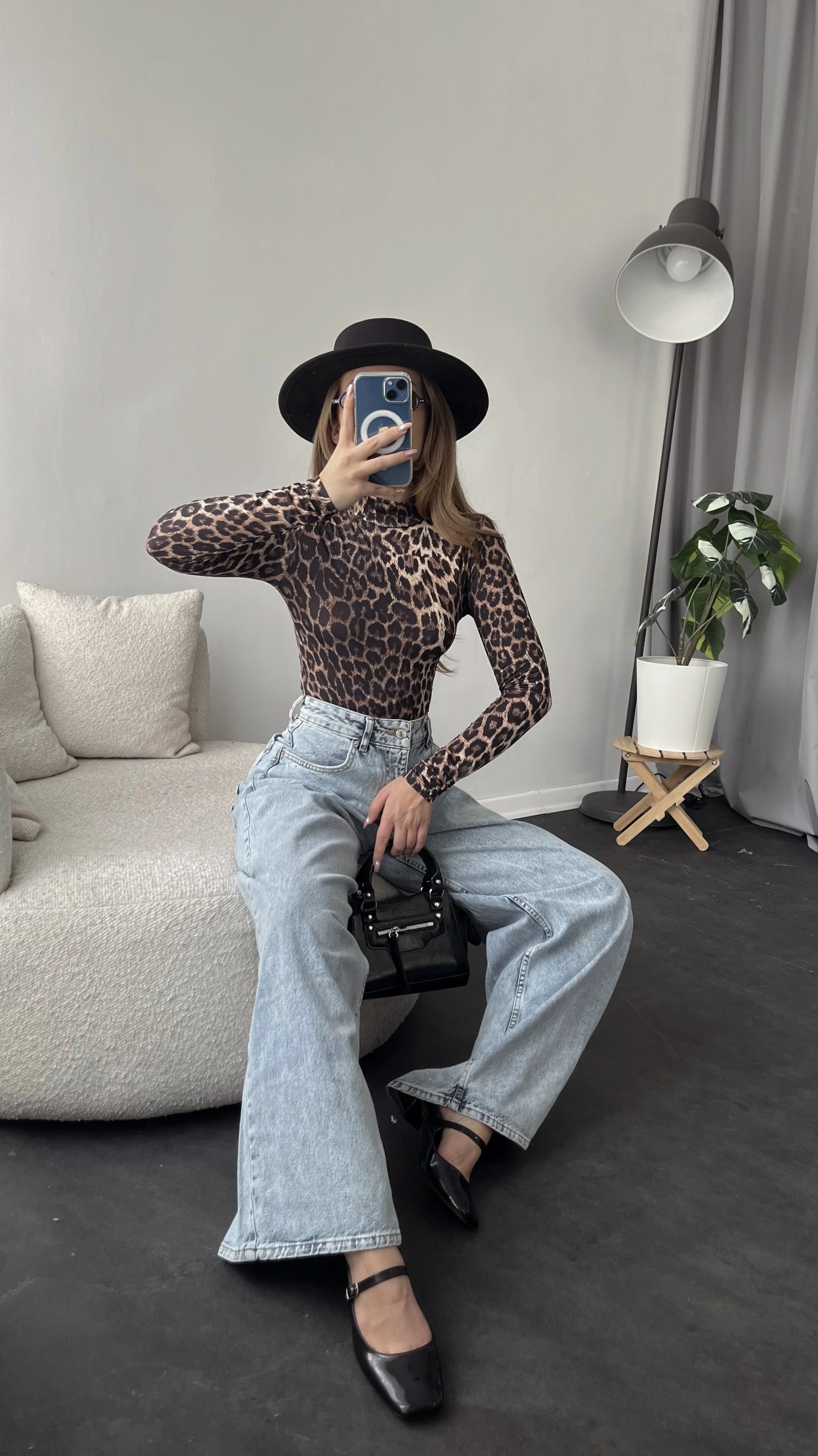 Leopar Desenli Dik Yakalı Bodysuit