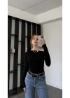 Siyah Jeor Kayık Yakalı Bluz