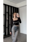 Siyah Nancy Biye Detaylı Kare Yakalı Bluz