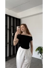 Siyah Selinda Düşük Omuzlu Drapeli Bluz