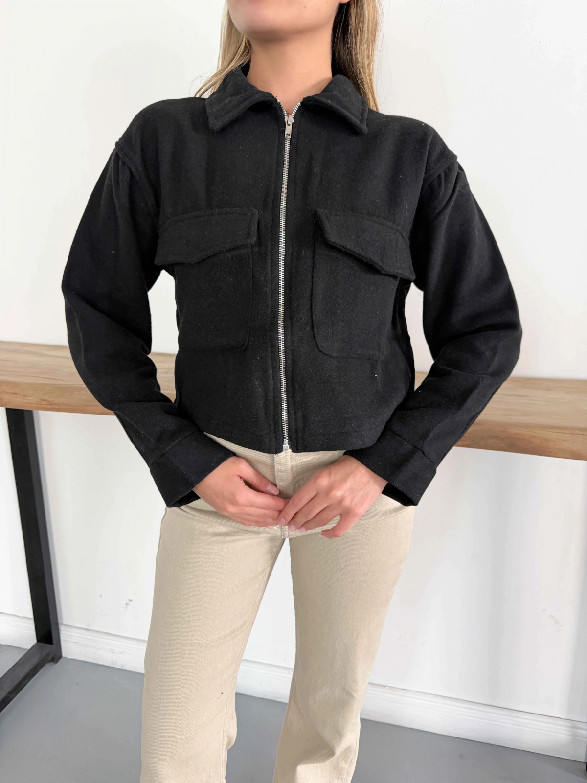 Crop Cepli Fermuarlı Ceket Siyah