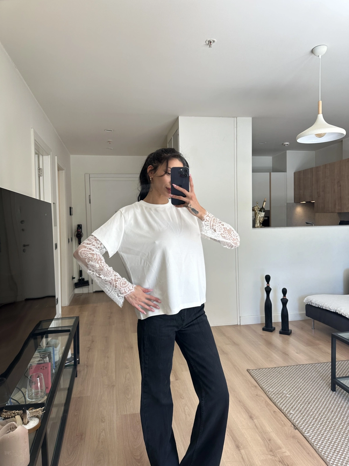Kolları Dantel Detaylı Bluz Beyaz
