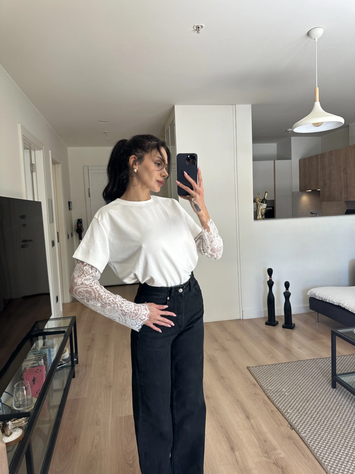 Kolları Dantel Detaylı Bluz Beyaz
