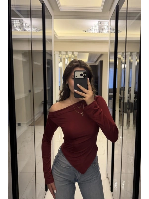 Bordo Hailey Kayık Yaka Asimetrik Kesim Bluz