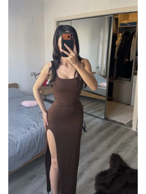 Sezy Siyah Kare Yaka Yırtmaçlı Elbise