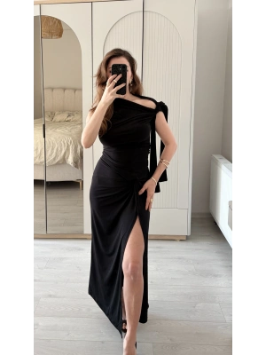 Siyah Luna Bağlama Omuzlu Asimetrik Etekli Takım