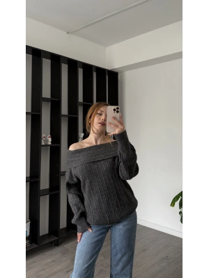 Antrasit Merana Kayık Yakalı Triko Kazak