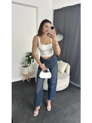 Beyaz Drape Kare Yakalı Askılı Bluz