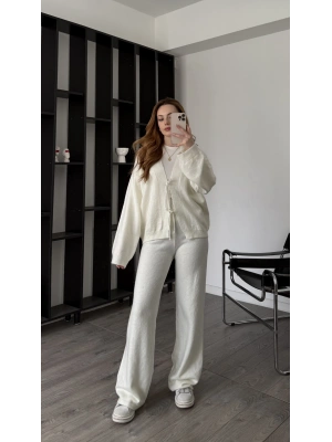 Beyaz Emma Fiyonklu Triko Takım