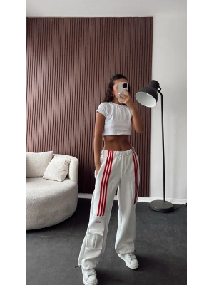 Beyaz Kırmızı Şerit Detay Kargo Cepli Eşofman Altı