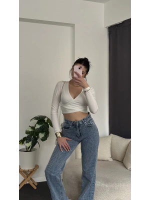 Beyaz Kruvaze Yaka Crop Bluz