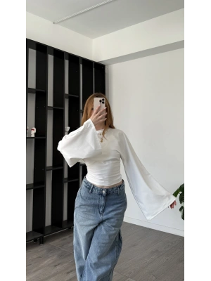 Beyaz Lia Yarasa Kollu Bluz