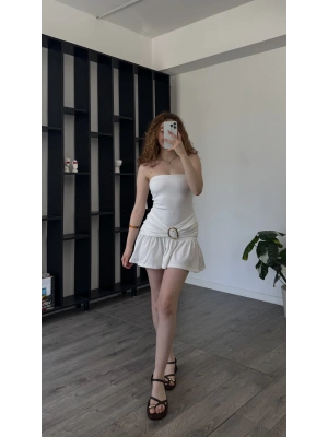 Beyaz Wanda Bel Detaylı Straplez Elbise