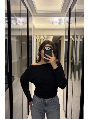 Celin Siyah Düşük Omuzlu Modal Bluz