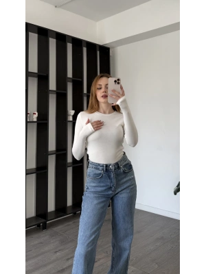 Ekru Elisa Parmak Detaylı Basic Bluz