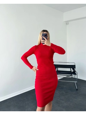 Kırmızı Boğazlı Triko Düz Elbise