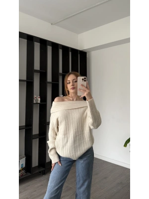 Krem Merana Kayık Yakalı Triko Kazak