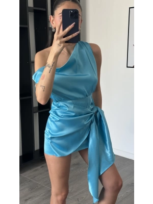 Nora Mavi Kuşak Detaylı Önden Bağlamalı Saten Elbise