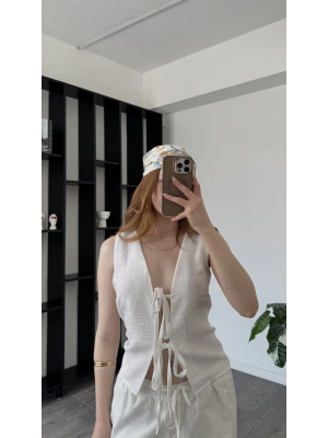 Rena Beyaz Bağlama Detaylı Yelek