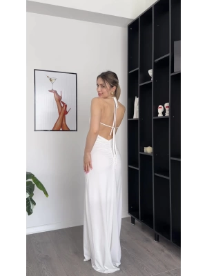 Rosy Beyaz Bağcık Sırtlı Elbise